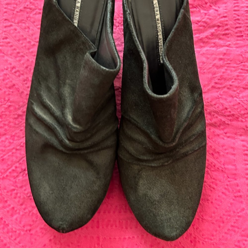 VERA WANG LAVENDER LABEL HIDDEN PLATFORM SUEDE CLOGS